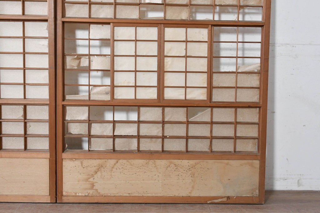 ヴィンテージ建具　昭和中期　幅広　細かな格子組が上品な猫間障子戸2枚セット　(R-090569)