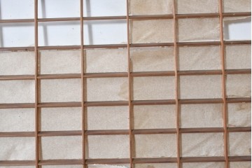 ヴィンテージ建具　昭和中期　幅広　細かな格子組が上品な猫間障子戸2枚セット　(R-090569)