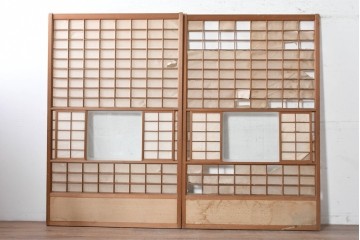 ヴィンテージ建具　昭和中期　幅広　細かな格子組が上品な猫間障子戸2枚セット　(R-090569)
