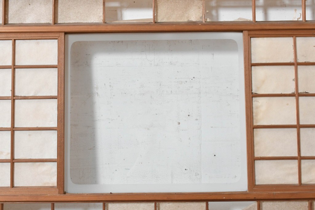 ヴィンテージ建具　昭和中期　幅広　細かな格子組が上品な猫間障子戸2枚セット　(R-090569)
