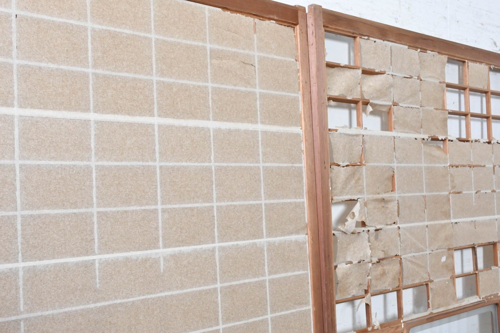 ヴィンテージ建具　昭和中期　幅広　細かな格子組が上品な猫間障子戸2枚セット　(R-090569)