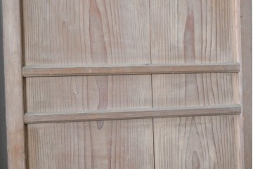 アンティーク建具　昭和初期　幅狭　横桟がアクセントを添える素朴な引き戸2枚セット　(R-090571)