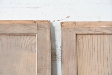 アンティーク建具　昭和初期　幅狭　横桟がアクセントを添える素朴な引き戸2枚セット　(R-090571)