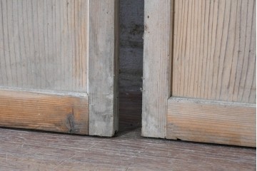 アンティーク建具　昭和初期　幅狭　横桟がアクセントを添える素朴な引き戸2枚セット　(R-090571)