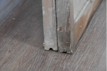 アンティーク建具　昭和初期　幅狭　横桟がアクセントを添える素朴な引き戸2枚セット　(R-090571)