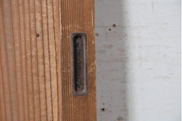 和製ヴィンテージ　昭和初期から昭和中期　木目を活かしたシンプルな板戸1枚　(R-090575)