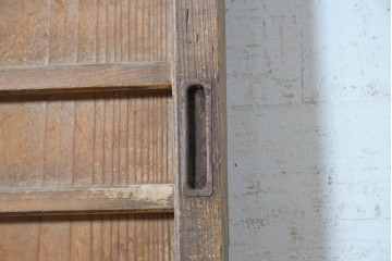 和製ヴィンテージ　昭和初期から昭和中期　木目を活かしたシンプルな板戸1枚　(R-090577)