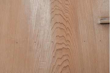 ヴィンテージ建具　昭和中期　幅狭　鏡板一枚板　曲げ木のデザインが印象的なドア1枚　(R-090581)