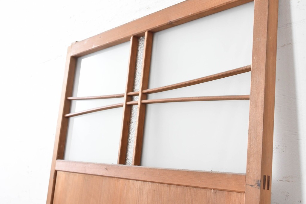 ヴィンテージ建具　昭和中期　幅狭　鏡板一枚板　曲げ木のデザインが印象的な引き戸1枚　(R-090582)