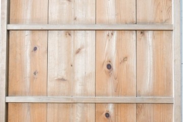 ヴィンテージ建具　昭和中期　木目と節が印象的な板戸扉1枚　(R-090583)