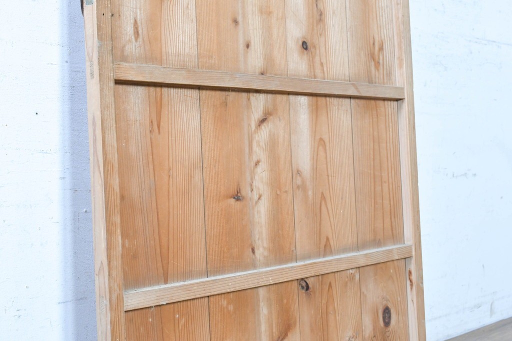ヴィンテージ建具　昭和中期　木目と節が印象的な板戸扉1枚　(R-090583)