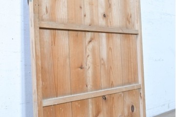 ヴィンテージ建具　昭和中期　木目と節が印象的な板戸扉1枚　(R-090583)