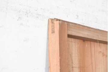 ヴィンテージ建具　昭和中期　木目と節が印象的な板戸扉1枚　(R-090583)