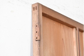 ヴィンテージ建具　昭和中期　竹の装飾がアクセントになった端正なデザインのドア1枚　(R-090584)