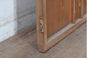 ヴィンテージ建具　昭和中期　竹の装飾がアクセントになった端正なデザインのドア1枚　(R-090584)