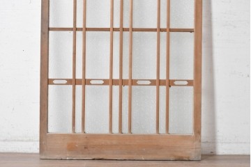 アンティーク建具　昭和期　透かし装飾が個性的な凝ったつくりのガラス引き戸1枚　(R-090585)