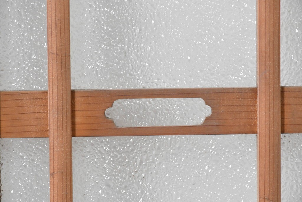 アンティーク建具　昭和期　透かし装飾が個性的な凝ったつくりのガラス引き戸1枚　(R-090585)