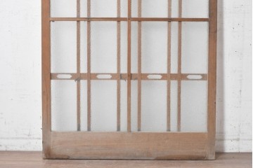 アンティーク建具　昭和期　透かし装飾が個性的な凝ったつくりのガラス引き戸1枚　(R-090585)