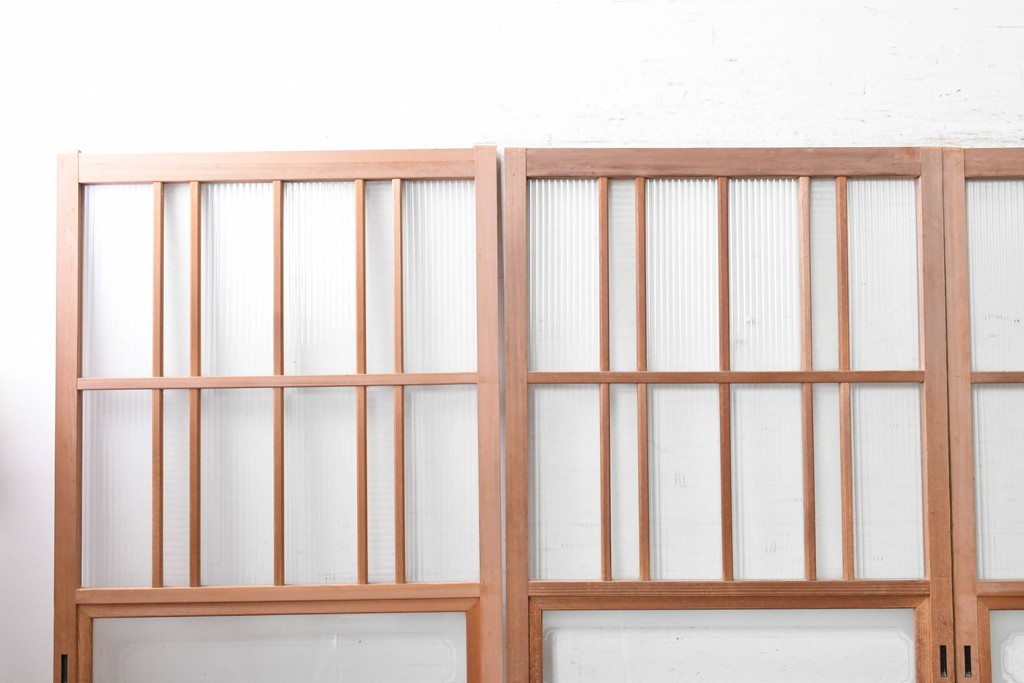 ヴィンテージ建具　昭和後期　型板ガラスと木目を楽しめるガラス戸4枚セット　(R-090587)