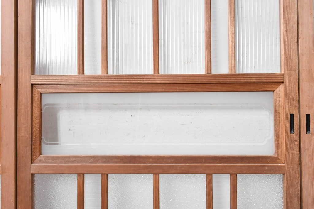 ヴィンテージ建具　昭和後期　型板ガラスと木目を楽しめるガラス戸4枚セット　(R-090587)