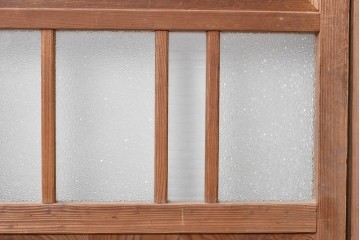 ヴィンテージ建具　昭和後期　型板ガラスと木目を楽しめるガラス戸4枚セット　(R-090587)