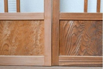 ヴィンテージ建具　昭和後期　型板ガラスと木目を楽しめるガラス戸4枚セット　(R-090587)