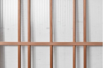 ヴィンテージ建具　昭和後期　型板ガラスと木目を楽しめるガラス戸4枚セット　(R-090587)