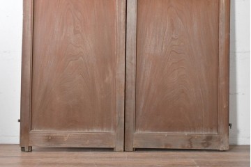 和製アンティーク　大正期から昭和初期　欅(ケヤキ)材　開閉できる無双を備えた木目豊かな門扉2枚(1対)セット　(R-090588)