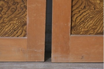 ヴィンテージ建具　昭和後期　欅(ケヤキ)玉杢プリント合板　三重菱の組子細工が美しい帯戸2枚セット　(R-090590)