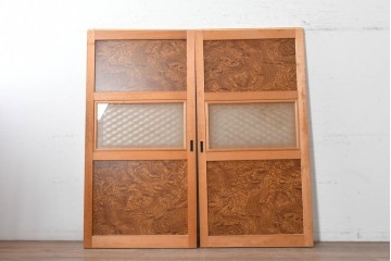 ヴィンテージ建具　昭和後期　欅(ケヤキ)玉杢プリント合板　三重菱の組子細工が美しい帯戸2枚セット　(R-090590)