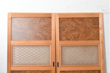 ヴィンテージ建具　昭和後期　欅(ケヤキ)玉杢プリント合板　三重菱の組子細工が美しい帯戸2枚セット　(R-090590)