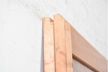 ヴィンテージ建具　昭和後期　欅(ケヤキ)玉杢プリント合板　三重菱の組子細工が美しい帯戸2枚セット　(R-090590)