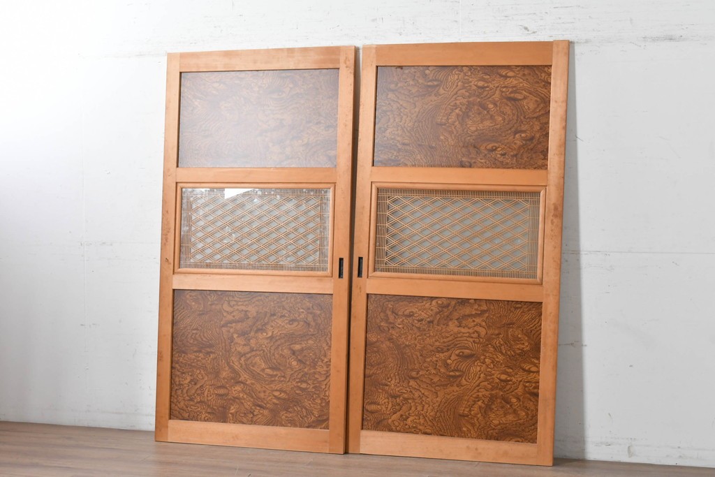 ヴィンテージ建具　昭和後期　欅(ケヤキ)玉杢プリント合板　三重菱の組子細工が美しい帯戸2枚セット　(R-090591)