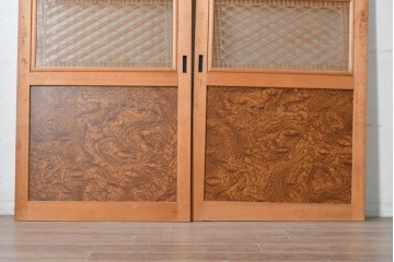 ヴィンテージ建具　昭和後期　欅(ケヤキ)玉杢プリント合板　三重菱の組子細工が美しい帯戸2枚セット　(R-090591)