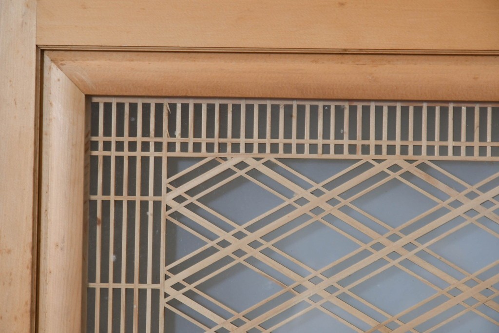 ヴィンテージ建具　昭和後期　欅(ケヤキ)玉杢プリント合板　三重菱の組子細工が美しい帯戸2枚セット　(R-090591)