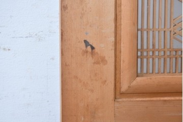 ヴィンテージ建具　昭和後期　欅(ケヤキ)玉杢プリント合板　三重菱の組子細工が美しい帯戸2枚セット　(R-090591)
