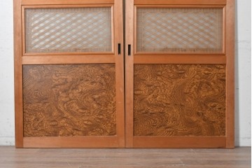 ヴィンテージ建具　昭和後期　欅(ケヤキ)玉杢プリント合板　三重菱の組子細工が美しい帯戸2枚セット　(R-090591)