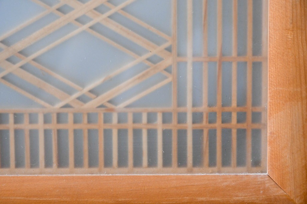 ヴィンテージ建具　昭和後期　欅(ケヤキ)玉杢プリント合板　三重菱の組子細工が美しい帯戸2枚セット　(R-090591)