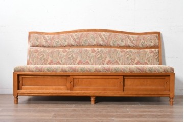 中古　美品　横浜クラシック家具ダニエル(Daniel)　座面下に収納を備えた3人掛けソファ　(R-090592)