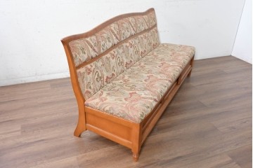 中古　美品　横浜クラシック家具ダニエル(Daniel)　座面下に収納を備えた3人掛けソファ　(R-090592)