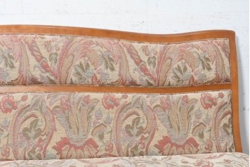 中古　美品　横浜クラシック家具ダニエル(Daniel)　座面下に収納を備えた3人掛けソファ　(R-090592)