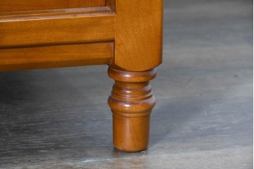 中古　美品　横浜クラシック家具ダニエル(Daniel)　座面下に収納を備えた3人掛けソファ　(R-090592)