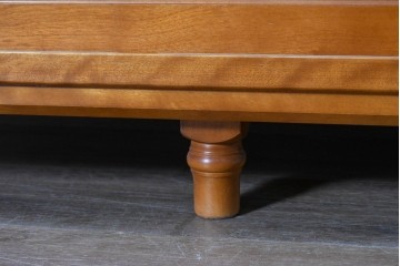 中古　美品　横浜クラシック家具ダニエル(Daniel)　座面下に収納を備えた3人掛けソファ　(R-090592)