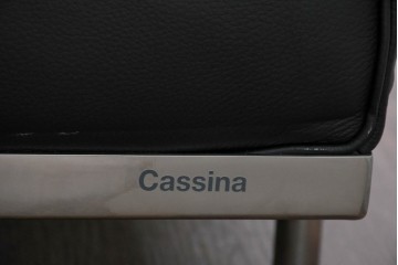 中古　美品　Cassina(カッシーナ)　ル・コルビュジエ(Le Corbusier)　LC3　GRAND CONFORT, GRAND MODELE(グランコンフォール グランモデル)　本革製　黒い張地と金属フレームの対比が際立つモダンな1人掛けソファ　定価約137万円　(R-090593)