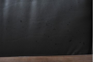 中古　美品　Cassina(カッシーナ)　ル・コルビュジエ(Le Corbusier)　LC3　GRAND CONFORT, GRAND MODELE(グランコンフォール グランモデル)　本革製　黒い張地と金属フレームの対比が際立つモダンな1人掛けソファ　定価約137万円　(R-090594)