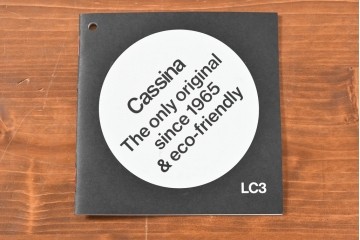 中古　美品　Cassina(カッシーナ)　ル・コルビュジエ(Le Corbusier)　LC3　GRAND CONFORT, GRAND MODELE(グランコンフォール グランモデル)　本革製　黒い張地と金属フレームの対比が際立つモダンな1人掛けソファ　定価約137万円　(R-090597)