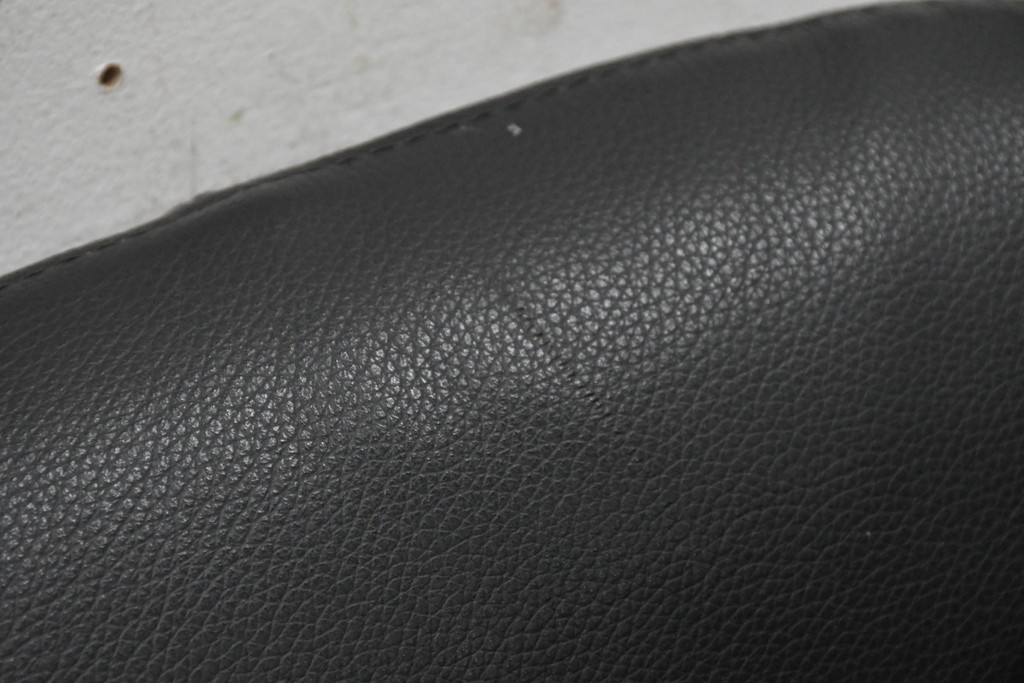 中古　美品　Cassina(カッシーナ)　本革　リクライニング　パーソナルチェア　K10 DODO(ドド)　ドドシェーズロング　定価約167万2千円　(R-090601)