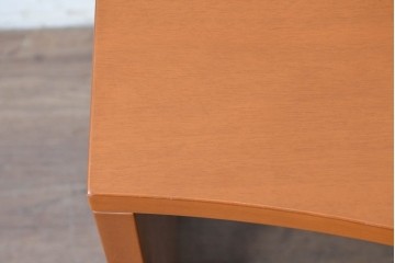 中古　美品　arflex(アルフレックス)　PORTO(ポルト)　天板の柔らかなカーブが印象的なネストサイドテーブル　定価約11万円　(R-090602)