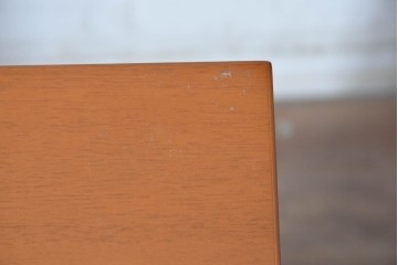 中古　美品　arflex(アルフレックス)　PORTO(ポルト)　天板の柔らかなカーブが印象的なネストサイドテーブル　定価約11万円　(R-090602)