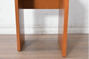 中古　美品　arflex(アルフレックス)　PORTO(ポルト)　天板の柔らかなカーブが印象的なネストサイドテーブル　定価約11万円　(R-090602)